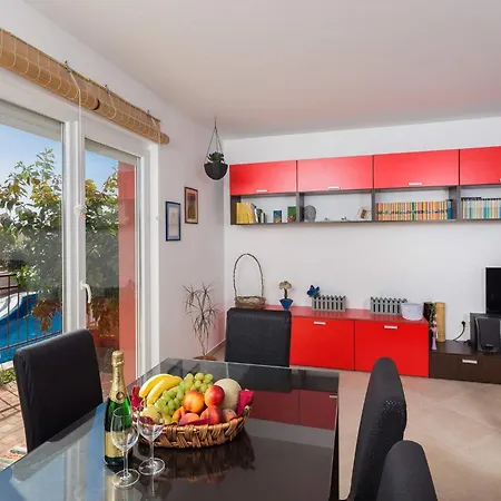 Elegant Hideaway With Pool - Two Bedroom With Pool