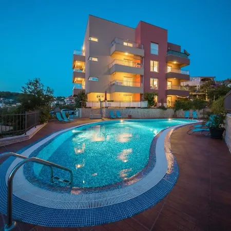 Apartment Elegant Hideaway With Pool - Two Bedroom With Pool Trogir